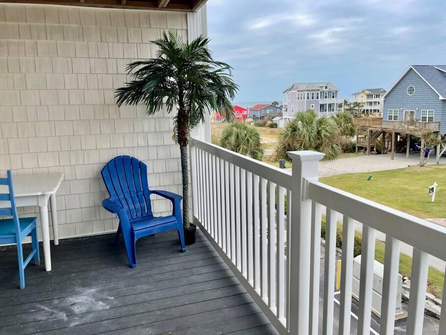 3 Bedroom Condo, Ocean Views & Short Walk To Beach! 오크 아일랜드 외부 사진