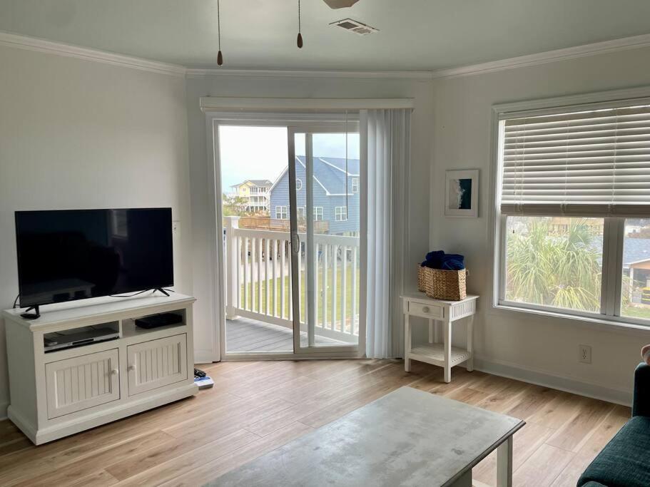 3 Bedroom Condo, Ocean Views & Short Walk To Beach! 오크 아일랜드 외부 사진